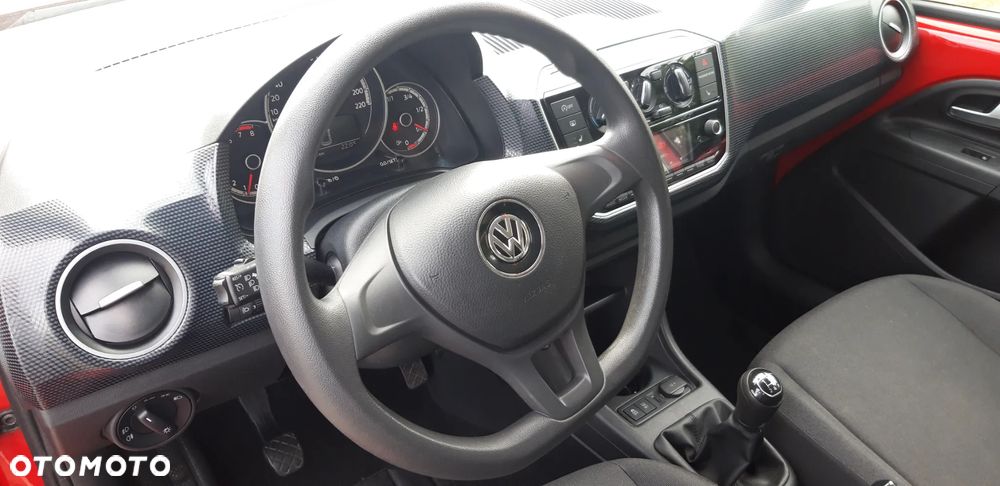 Volkswagen up! street - 13