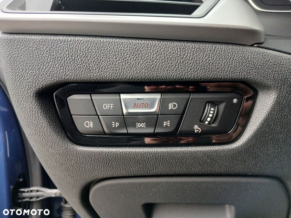 BMW Seria 3 318i Advantage - 18