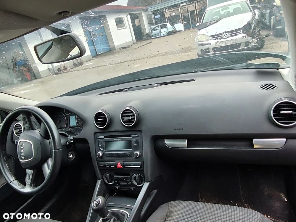 AUDI A3 8P 2008 r. 1,9d na części drzwi szyby fotel zamek podsufitka lampa zderzak klapa itp - 9