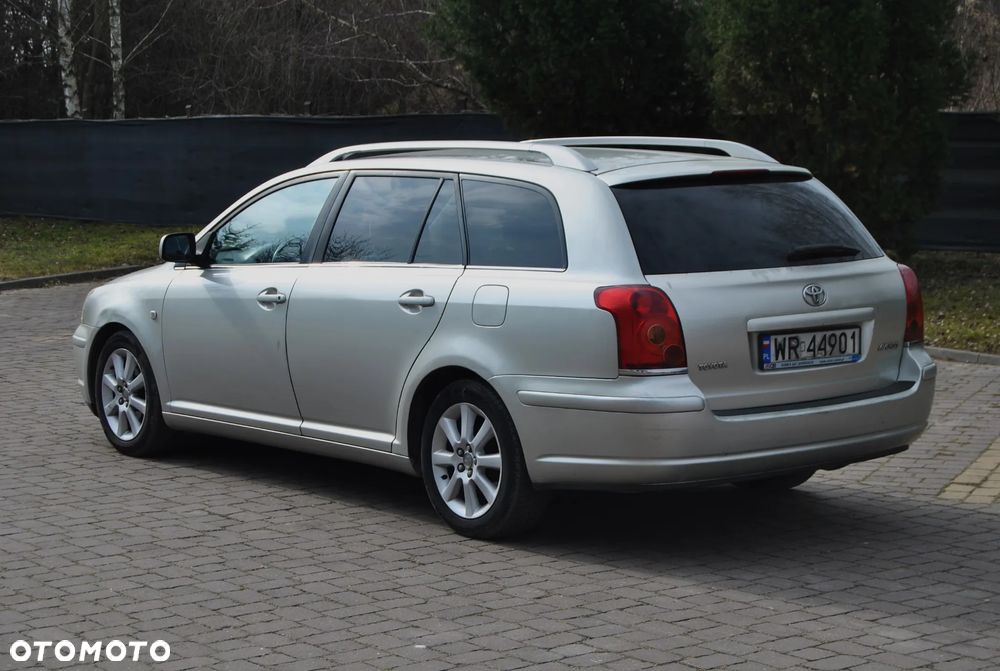 Toyota Avensis - 4