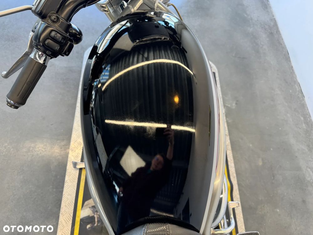 Harley-Davidson V-Rod Street Rod - 28