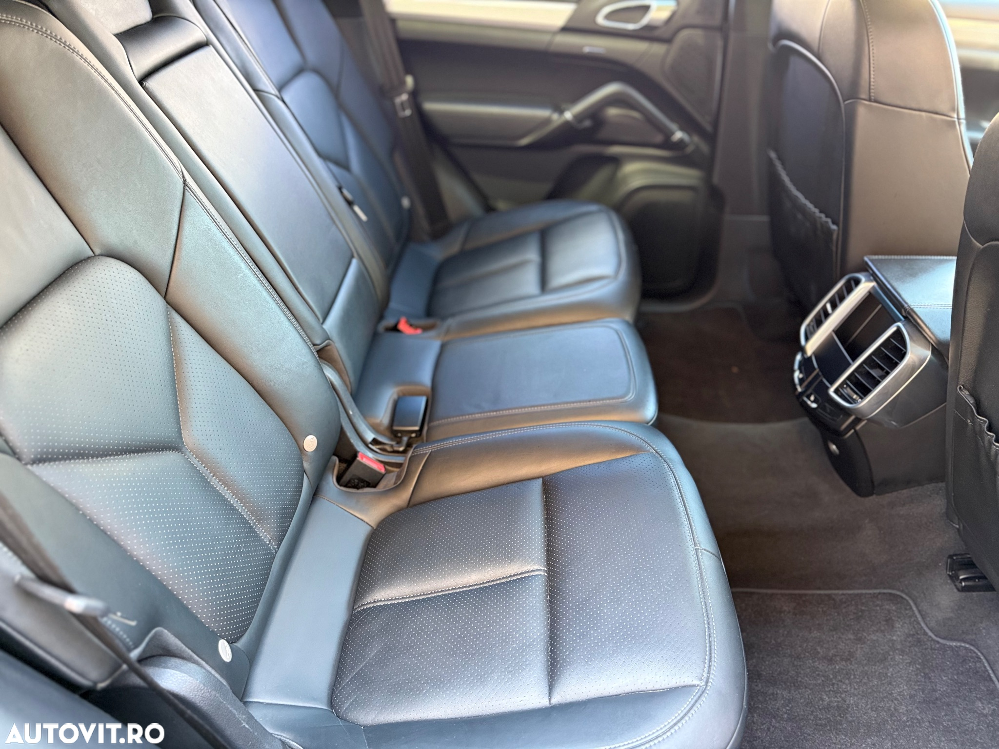 Porsche Cayenne Diesel Platinum Edition - 16