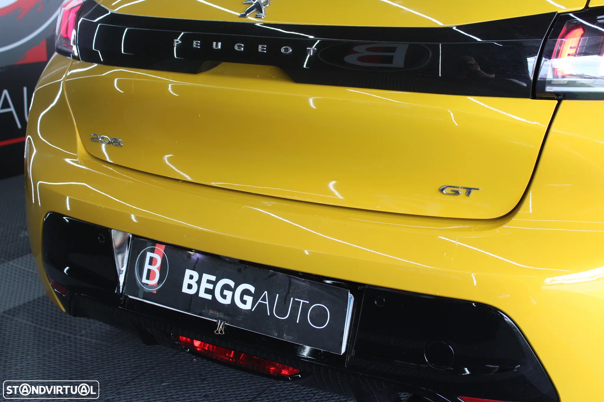 Peugeot 208 PureTech 130 EAT8 GT - 10