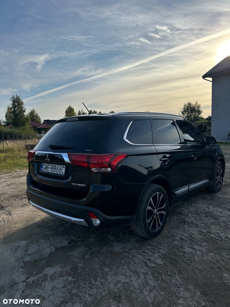 Mitsubishi Outlander - 3