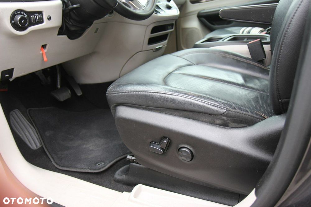 Chrysler Pacifica - 27