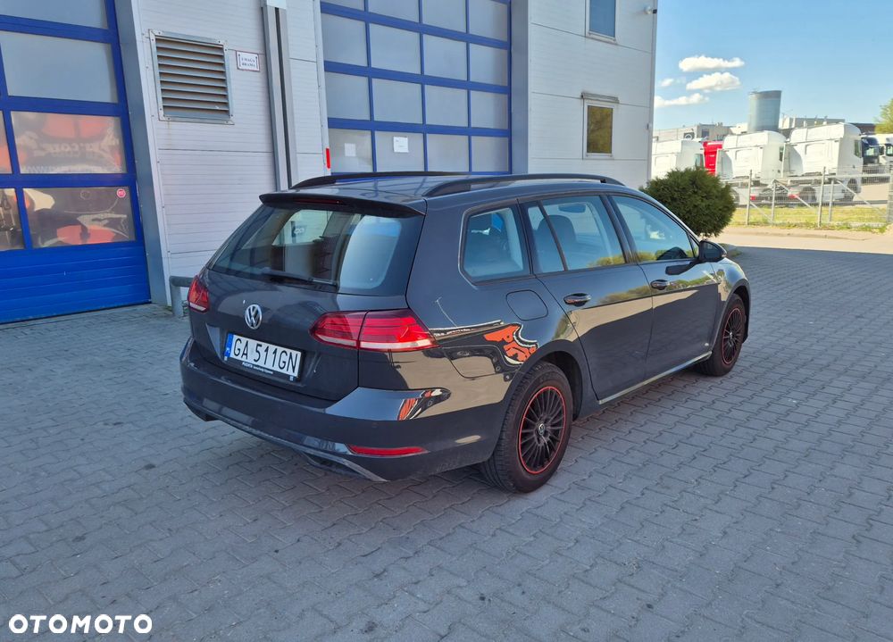 Volkswagen Golf - 2