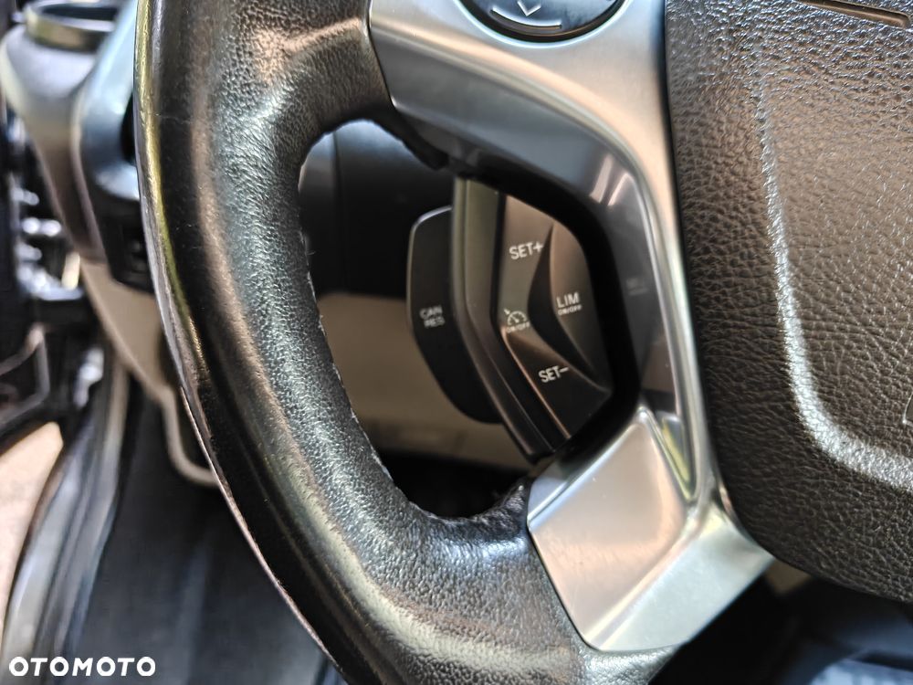 Ford Tourneo Custom - 17