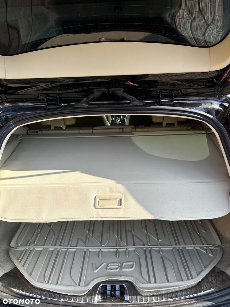 Volvo V60 T5 Drive-E Momentum - 26