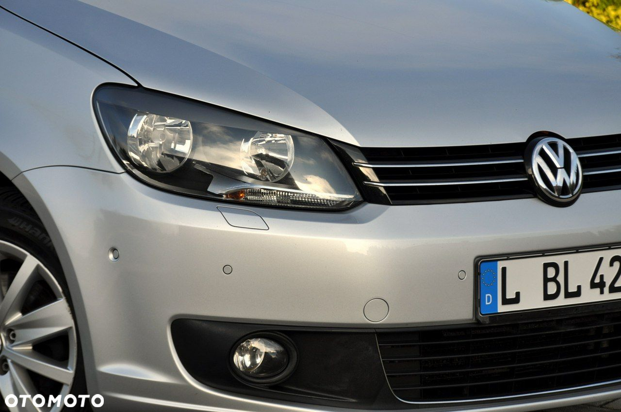 Volkswagen Touran - 12