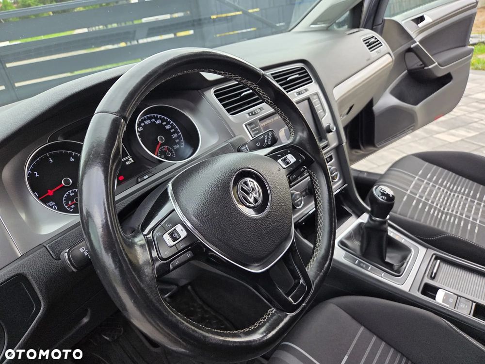 Volkswagen Golf 2.0 TDI BlueMotion Technology Lounge - 23