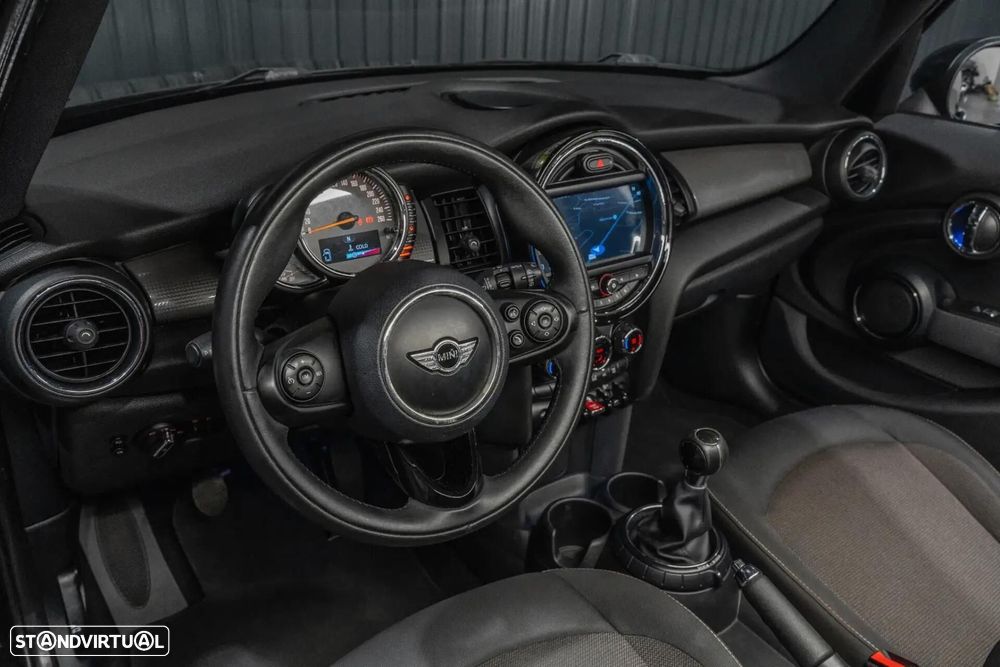 MINI 5 Portas Cooper D - 17