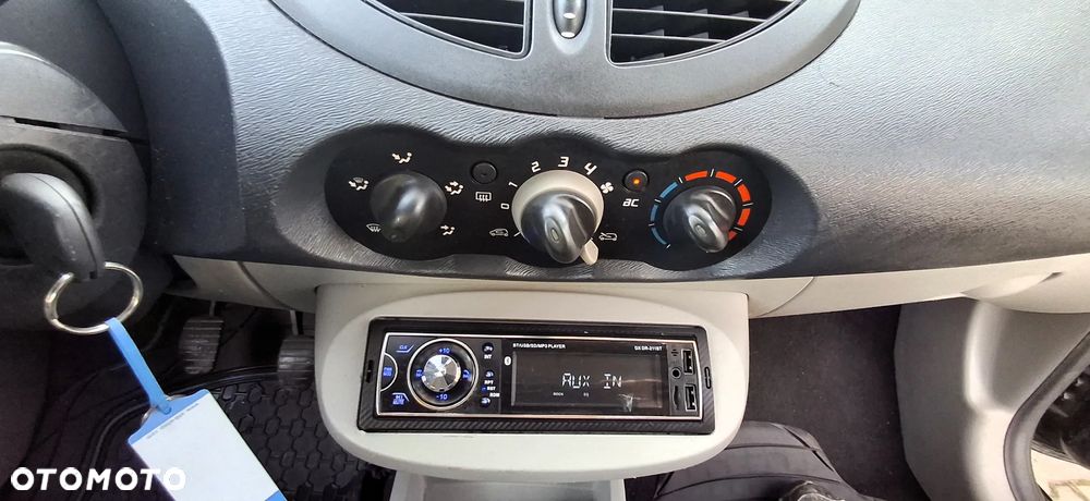 Renault Twingo 1.2 60 Authentique - 17