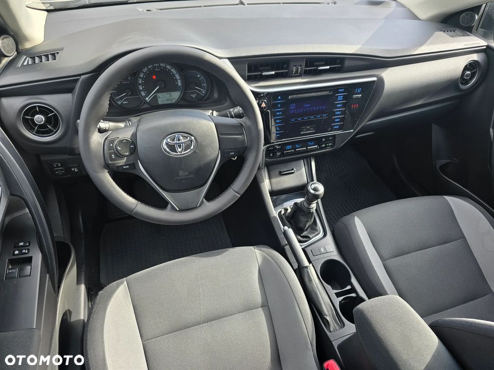 Toyota Auris 1.4 D-4D Active - 9