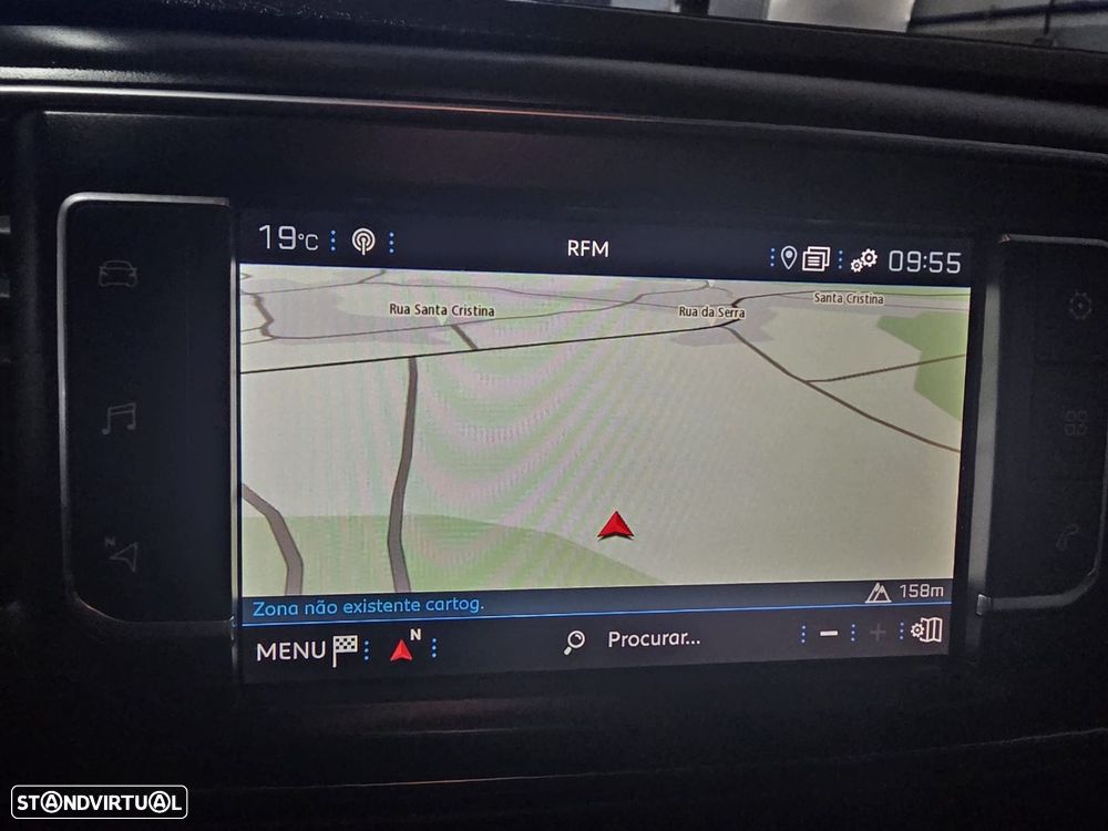 Peugeot Traveller - 13