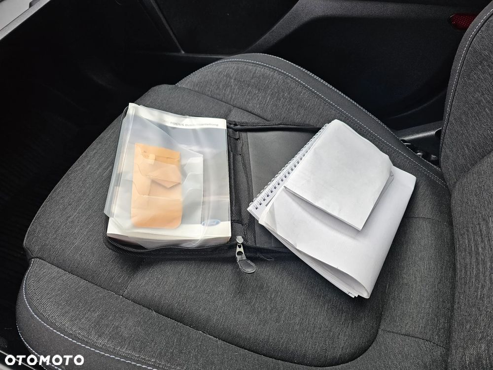 Ford Focus SW - 13