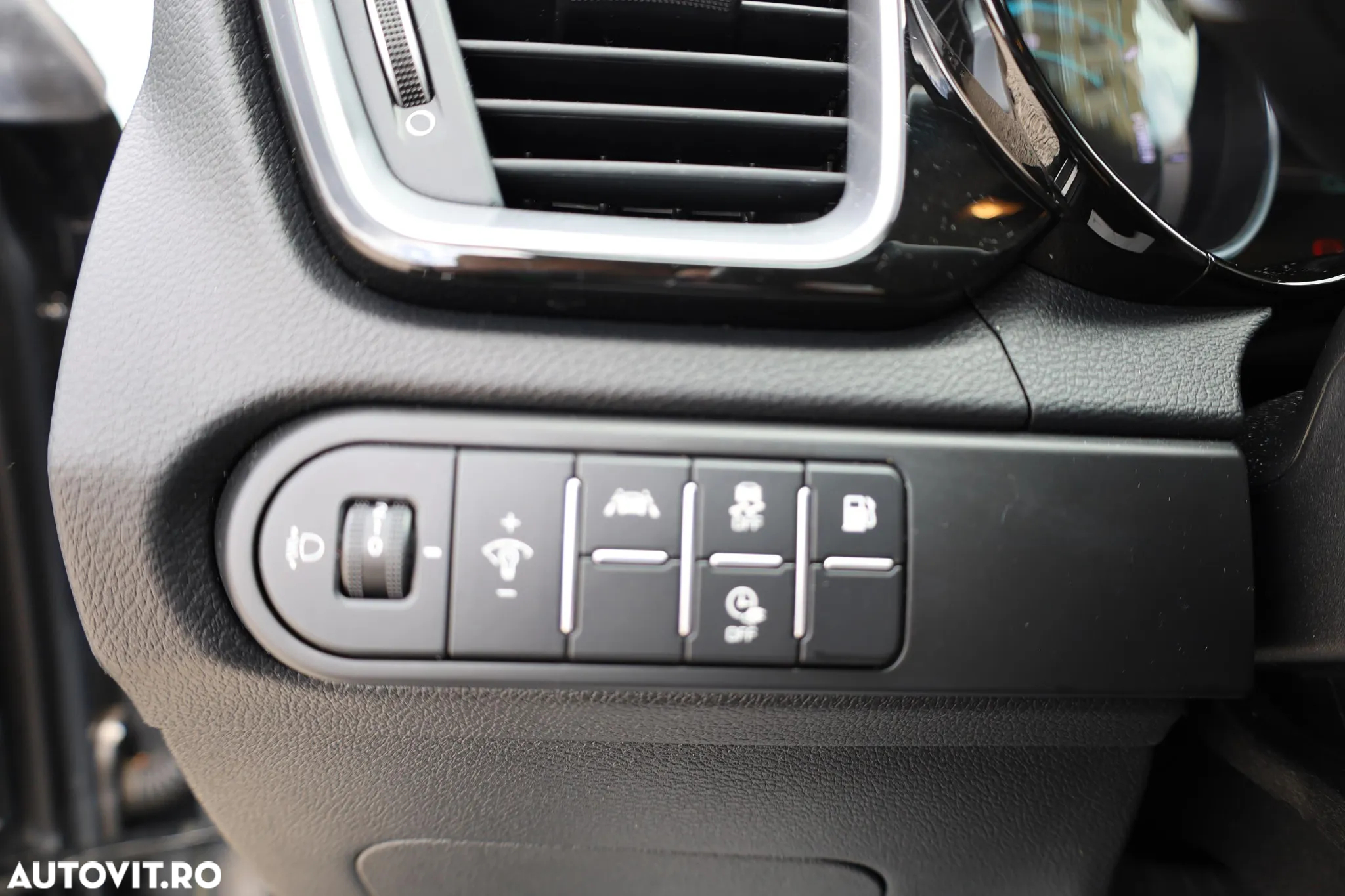 Kia XCeed 1.6 GDI 6DCT PHEV Vision - 28
