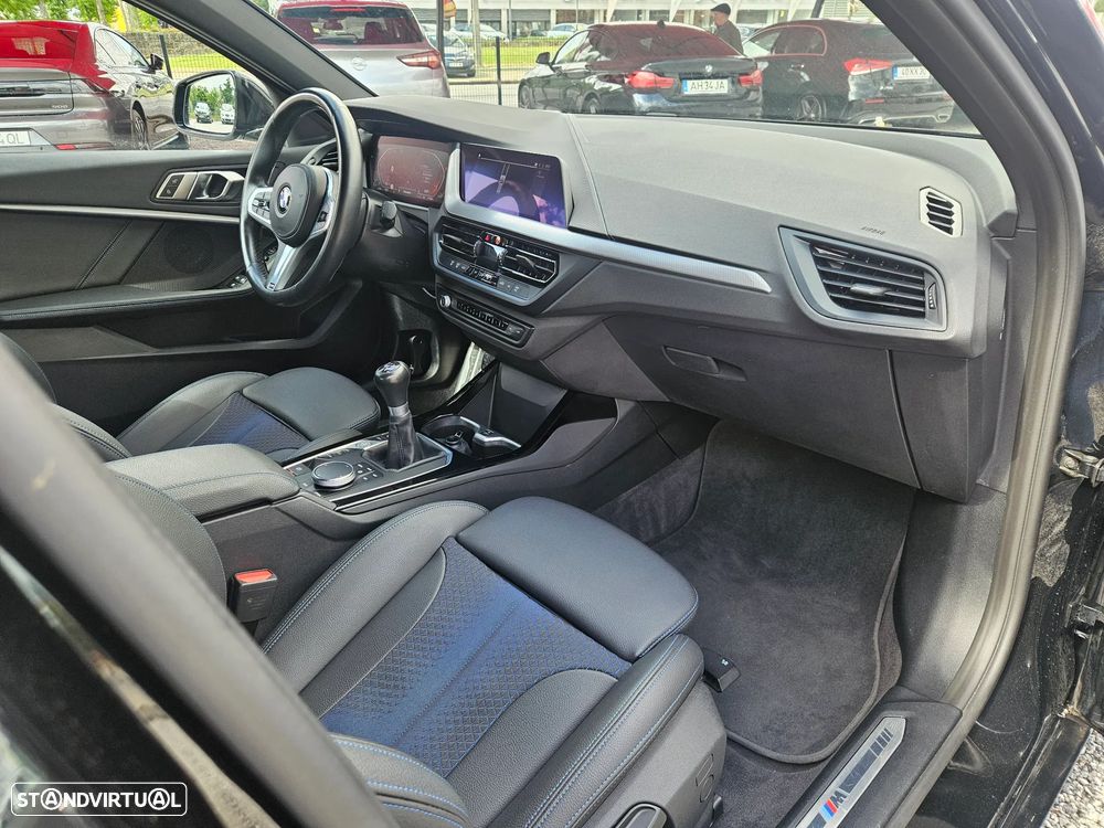 BMW 116 d Pack Desportivo M - 12