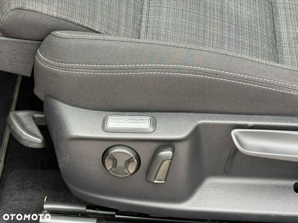 Volkswagen Passat 2.0 TDI EVO Business DSG - 11