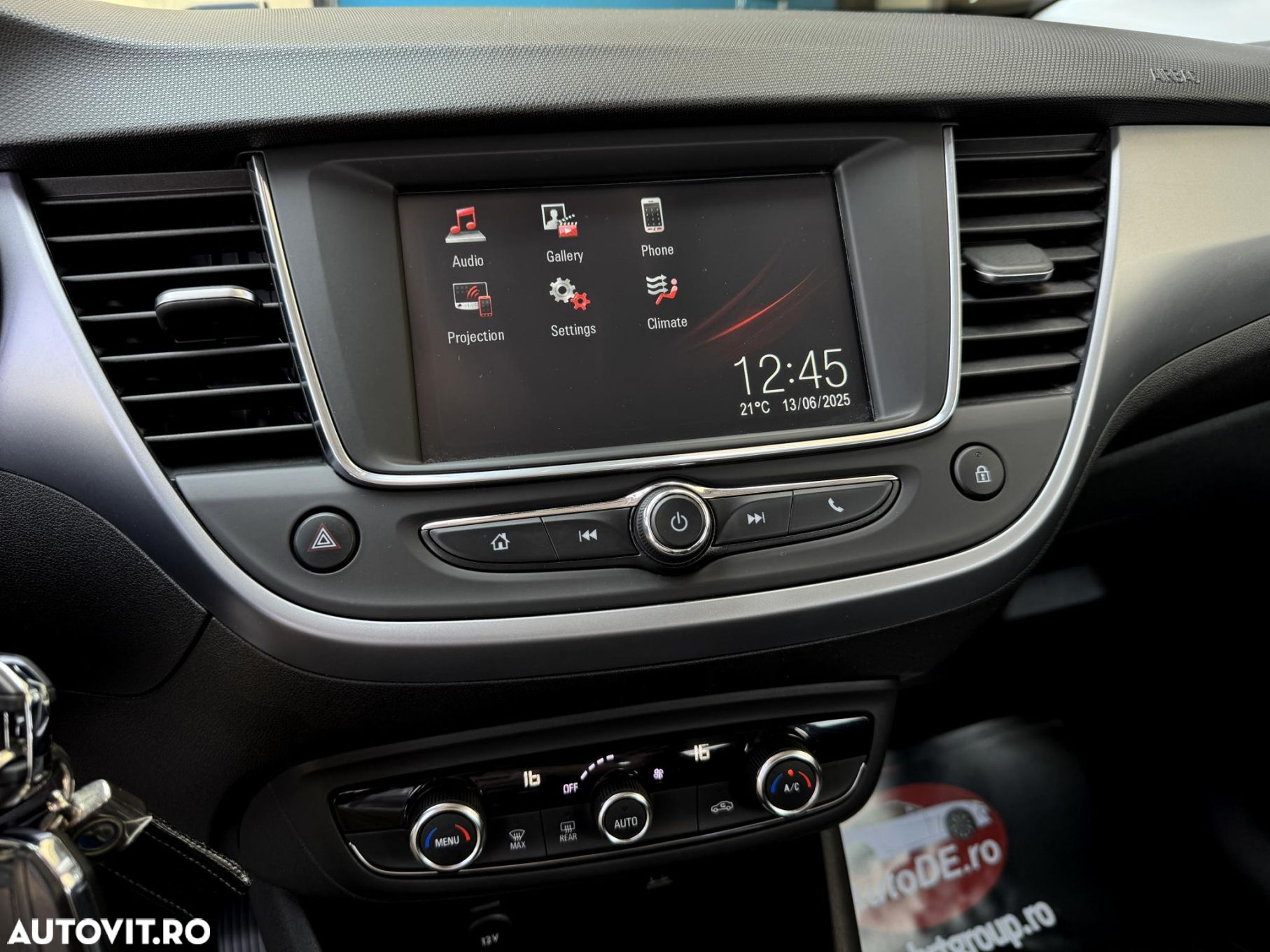 Opel Crossland - 11