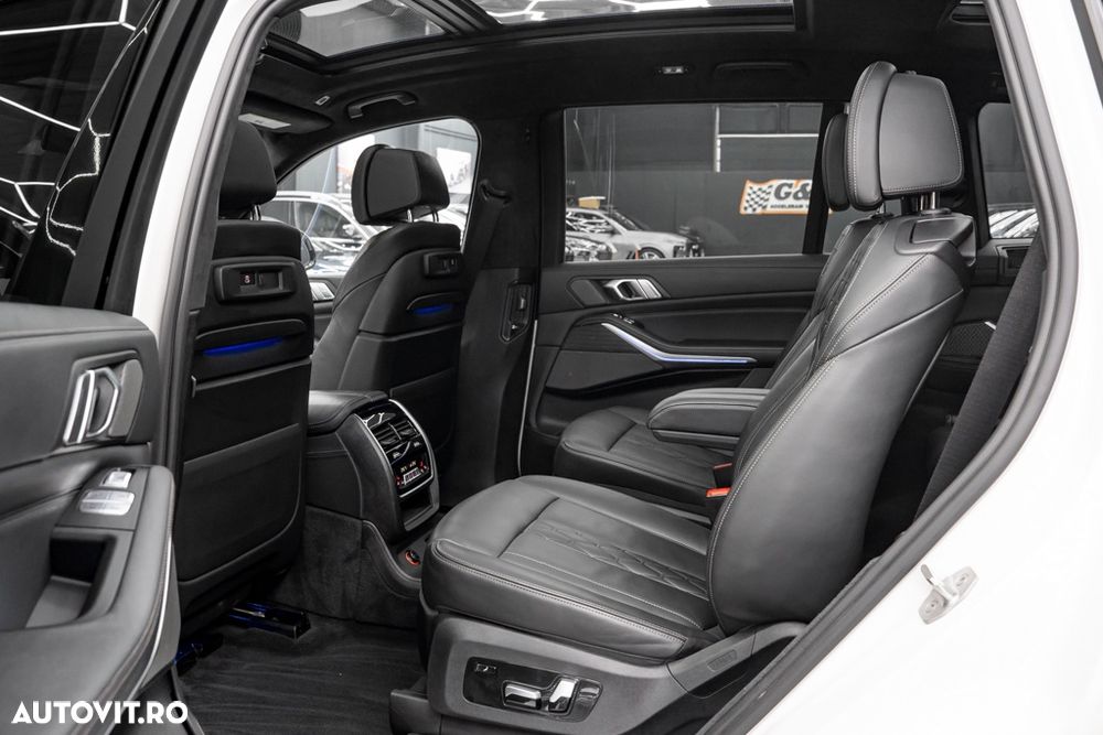 BMW X7 M50i - 16