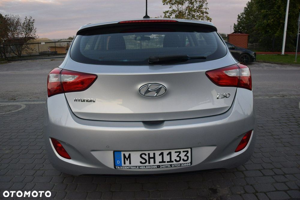 Hyundai i30 1.4 Premium - 12