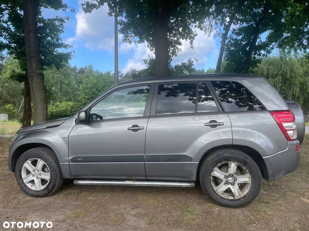 Suzuki Grand Vitara 2.0 - 1