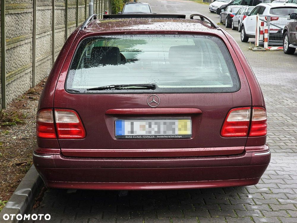 Mercedes-Benz Klasa E 240 T Avantgarde - 7