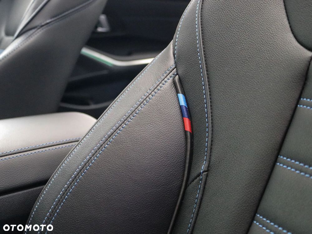 BMW Seria 3 320i xDrive M Sport - 21