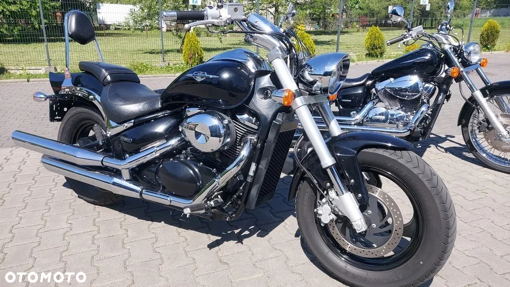 Suzuki Intruder - 8