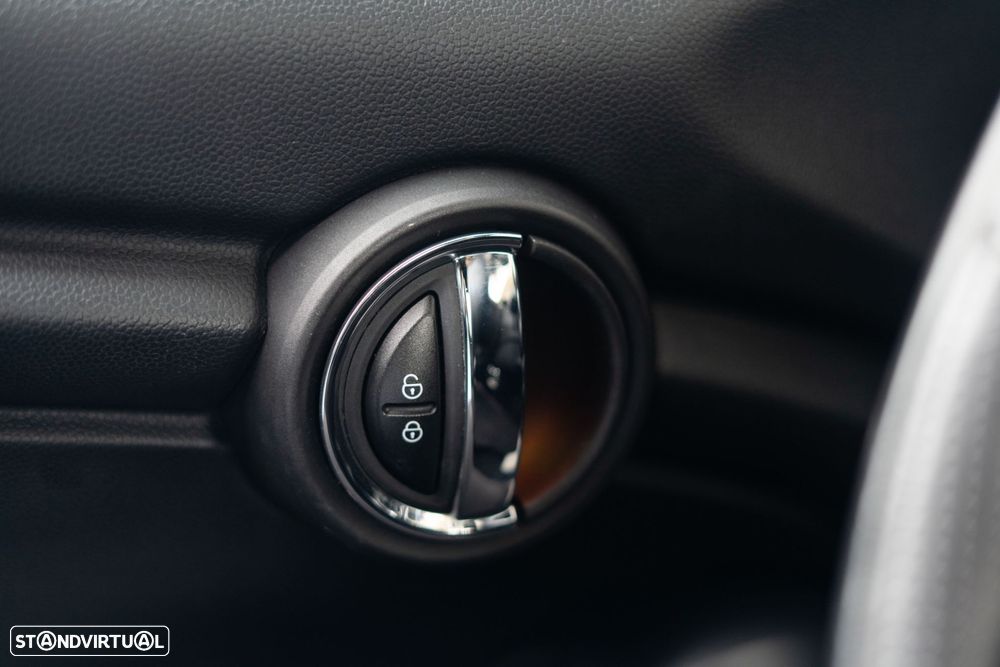 MINI 5 Portas Cooper Premium JCW Auto - 47