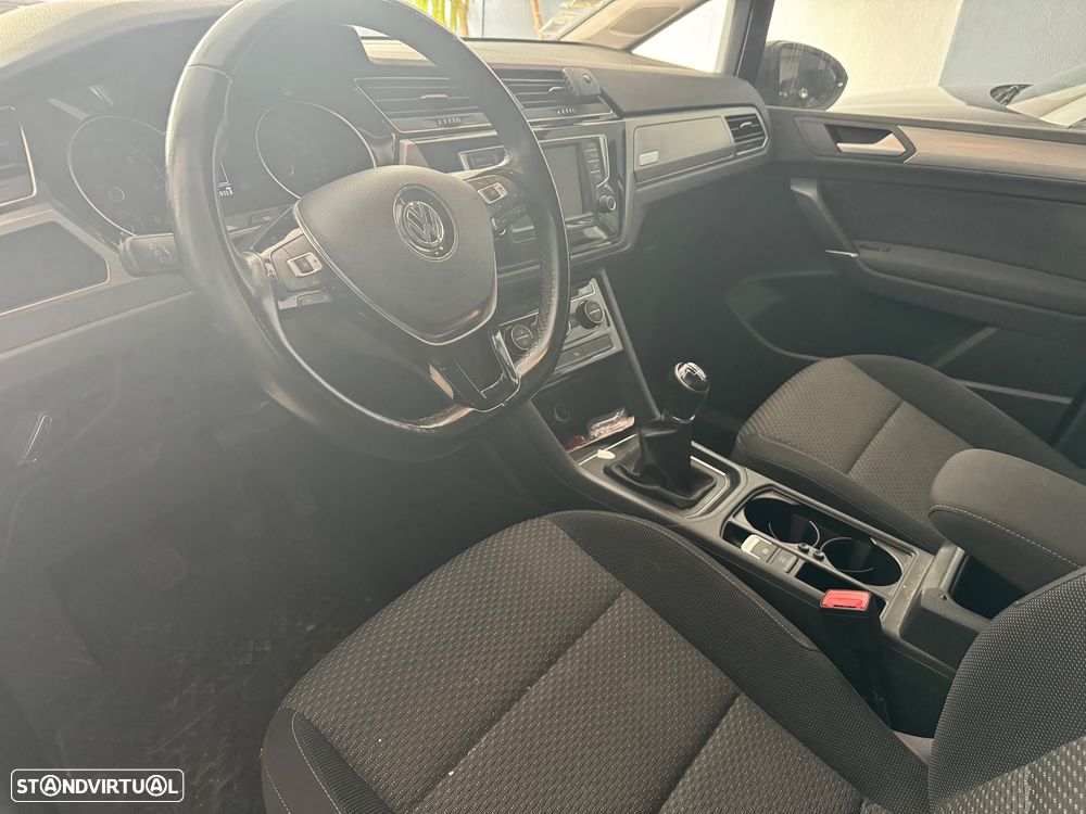 VW Touran 1.6 TDI Confortline - 23
