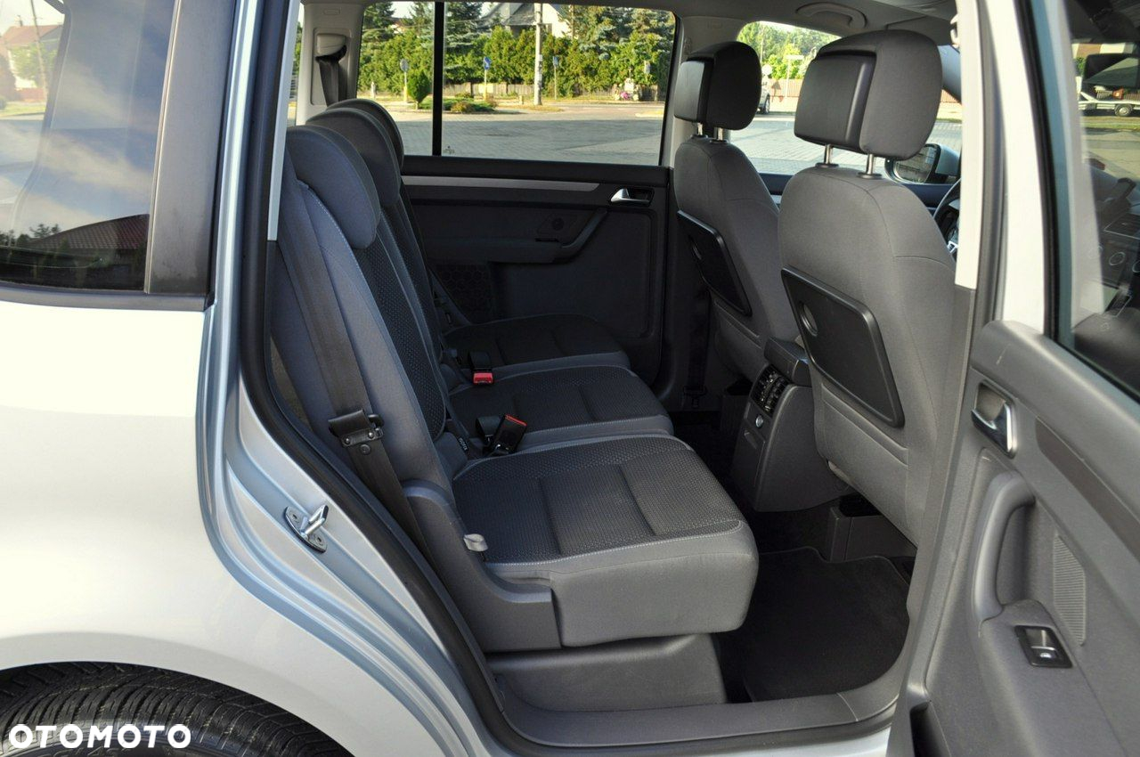 Volkswagen Touran - 19