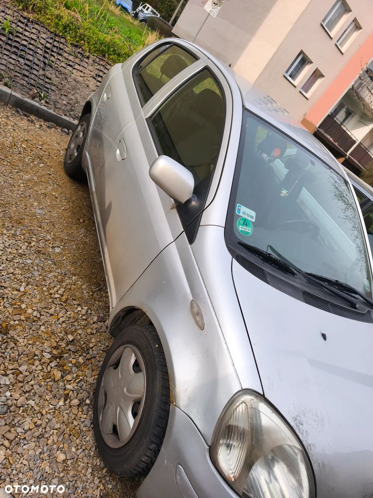 Toyota Yaris 1.3 - 2