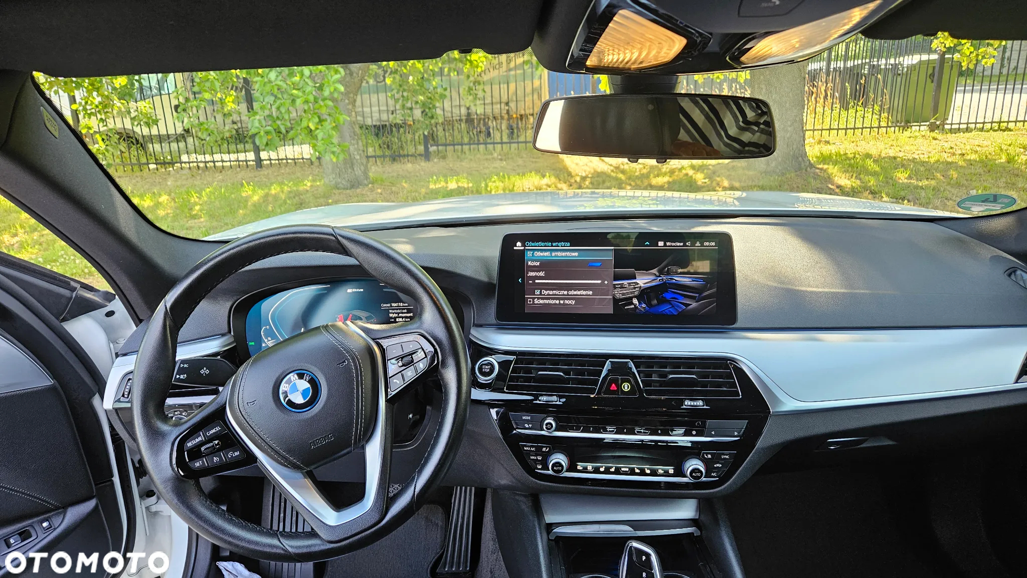 BMW Seria 5 520e - 27