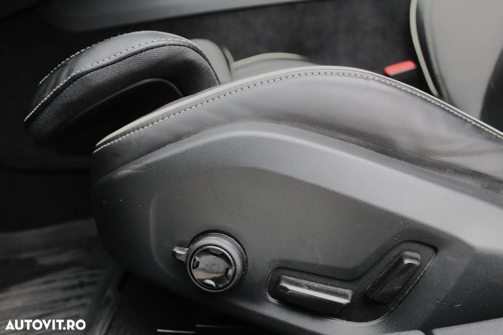 Volvo S60 B4 B DKG Plus Dark - 15