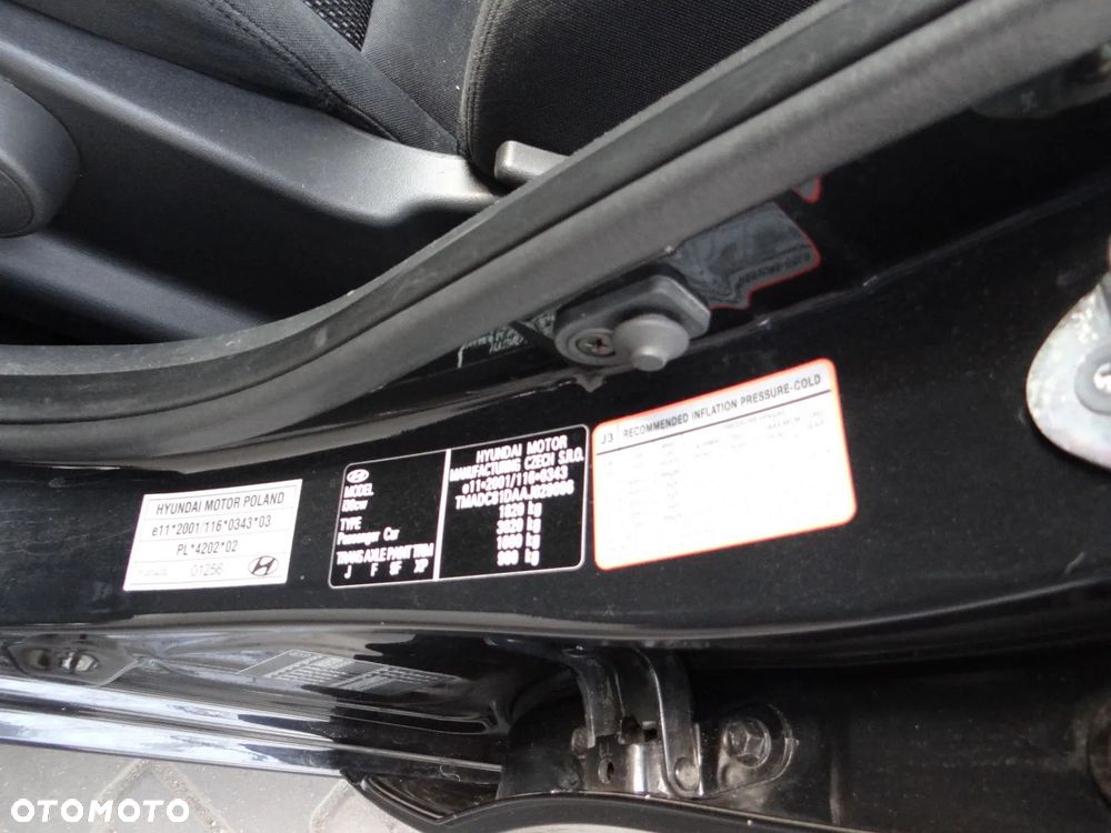 Hyundai i30 1.6 Classic + World Cup - 8