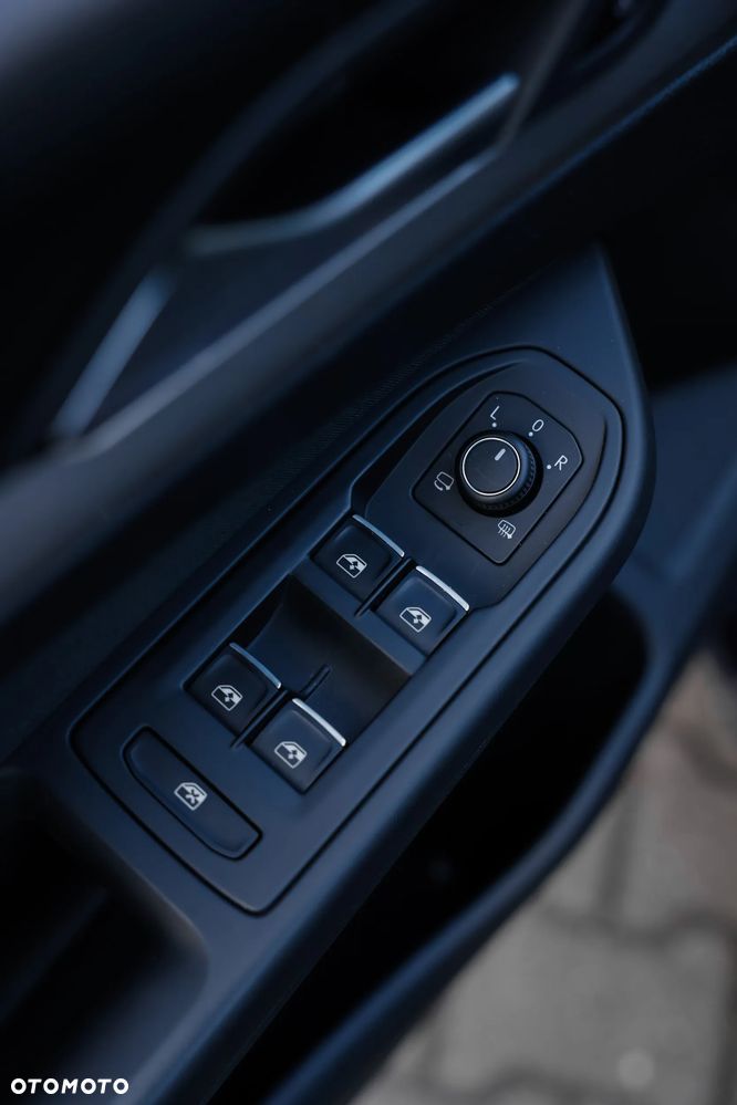 Volkswagen Golf - 10