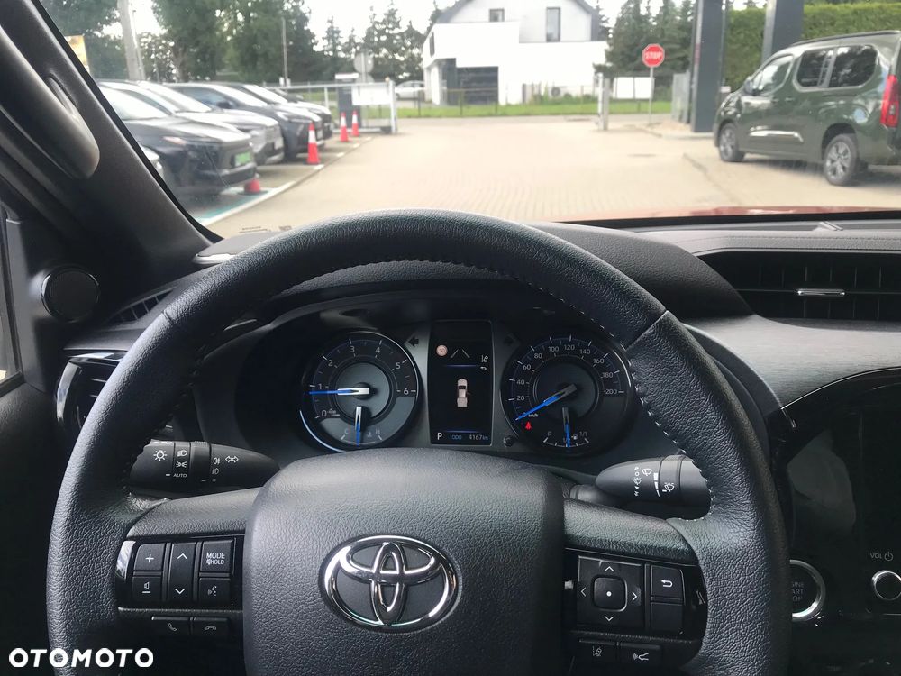 Toyota Hilux 2.8 D-4D mHEV Double Cab Invincible 4x4 - 23