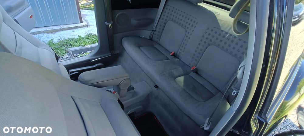 Volkswagen New Beetle 2.0 - 8
