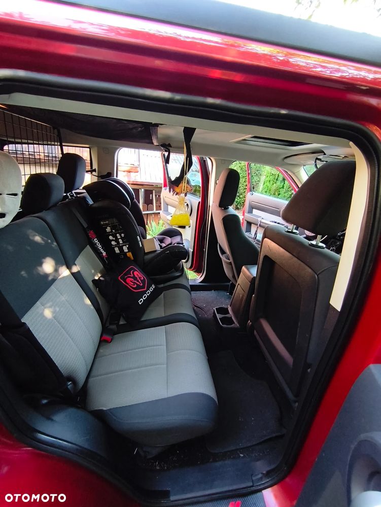 Dodge Nitro 2.8 CRD SE - 19