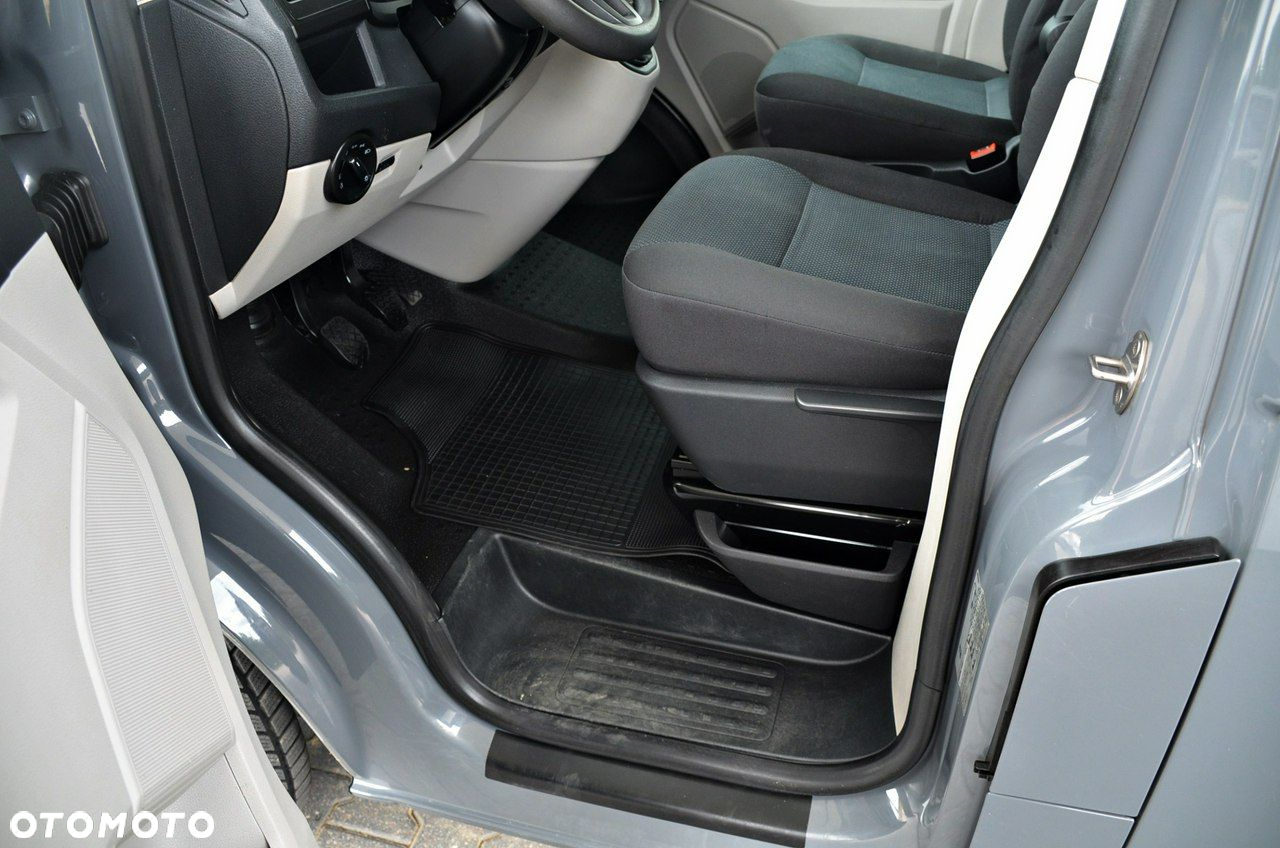 Volkswagen Transporter - 22