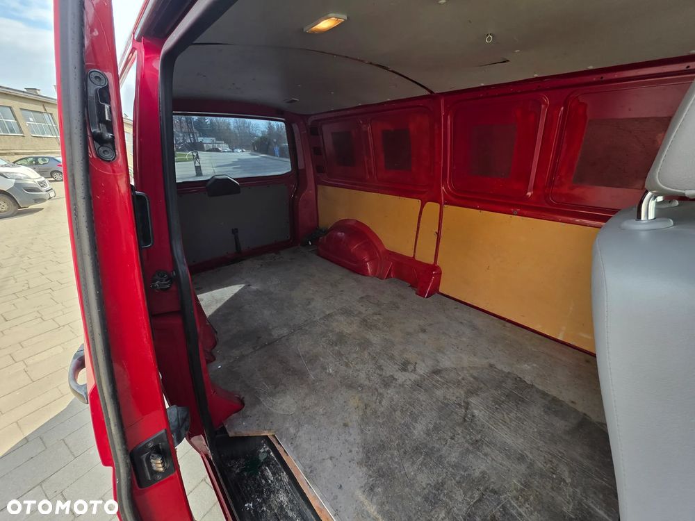 Volkswagen Transporter Shuttle Lang - 10