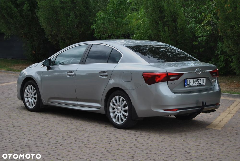 Toyota Avensis 1.8 Sol NAVI - 4