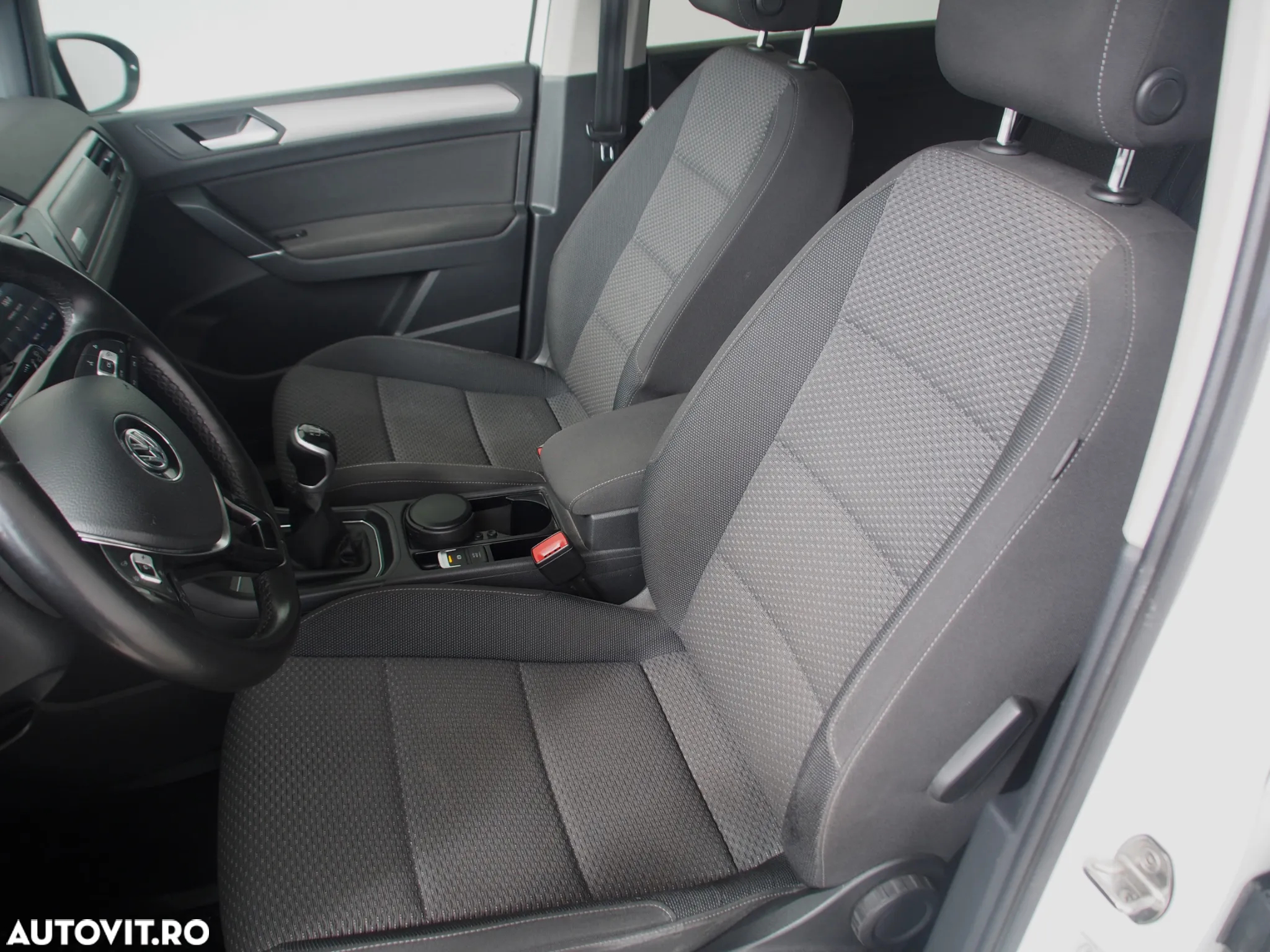 Volkswagen Touran 2.0 TDI Comfortline - 6