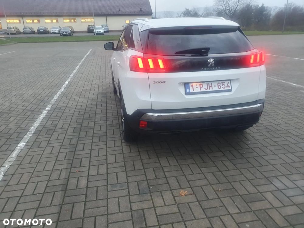 Peugeot 3008 1.2 PureTech Allure S&S - 4