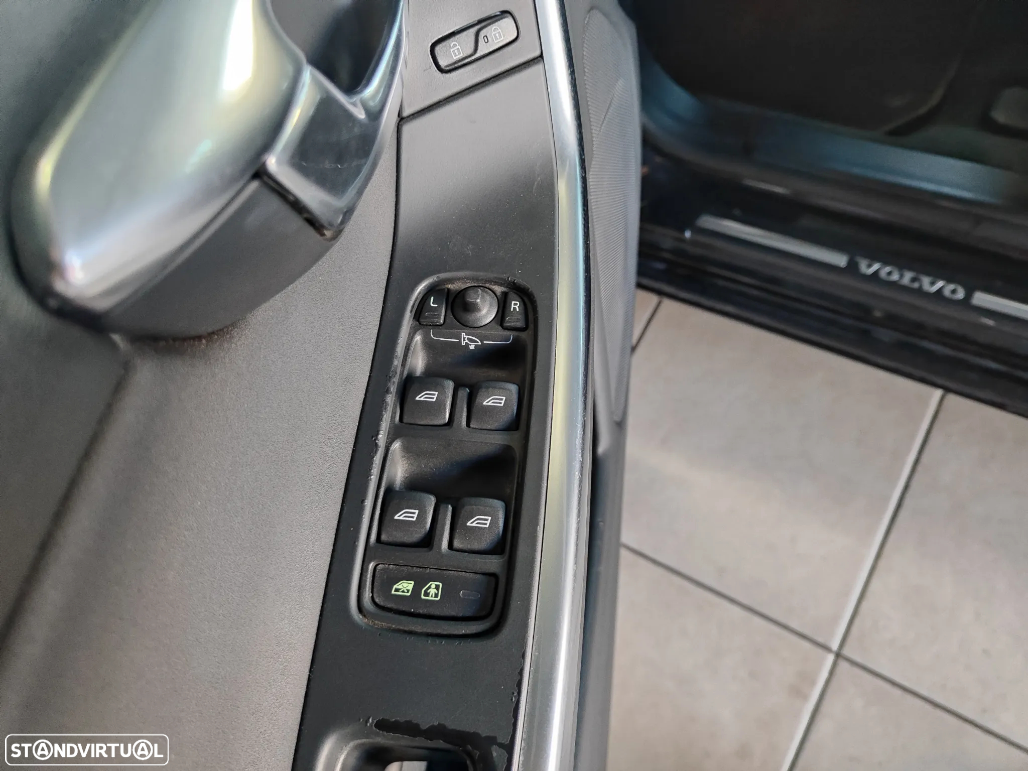 Volvo V60 2.0 D3 R-Design Start/Stop - 23