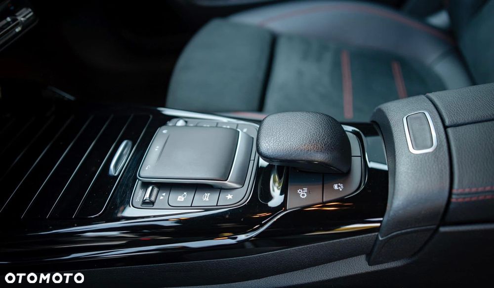 Mercedes-Benz CLA AMG 35 4-Matic 7G-DCT - 7