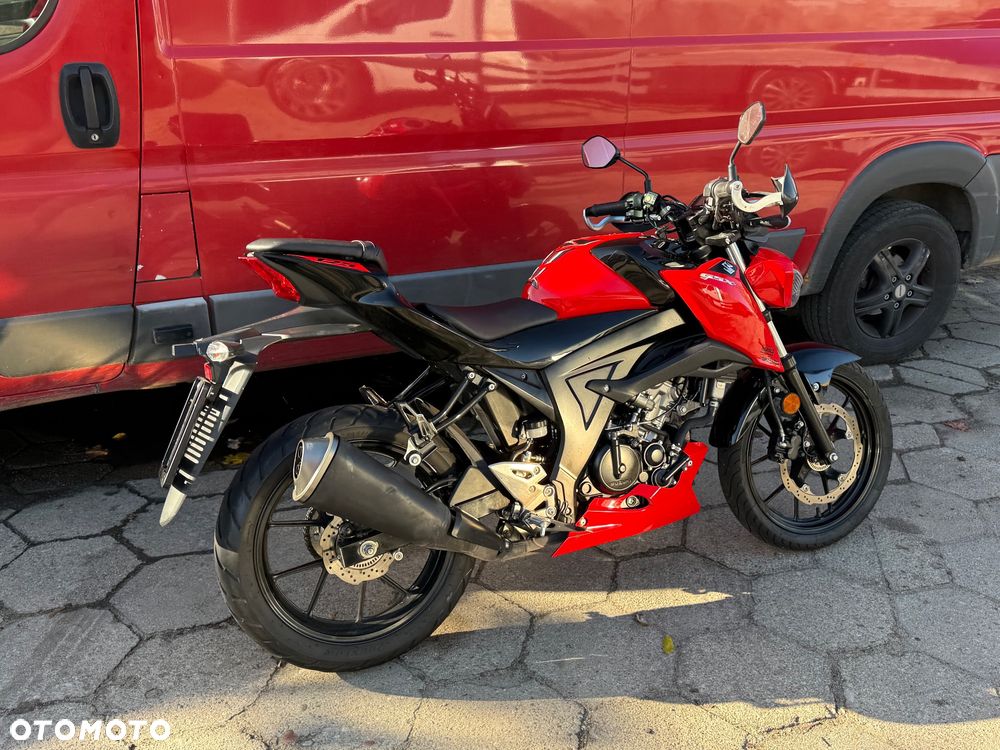 Suzuki GSX - 19