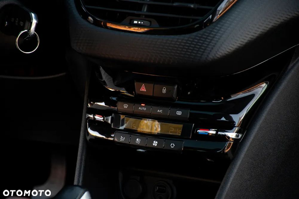 Peugeot 208 PureTech 110 Stop & Start Tech Edition - 19