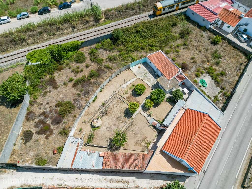 Terreno para construção com acesso a duas ruas e potencial de subdi... - Grande imagem: 3/18